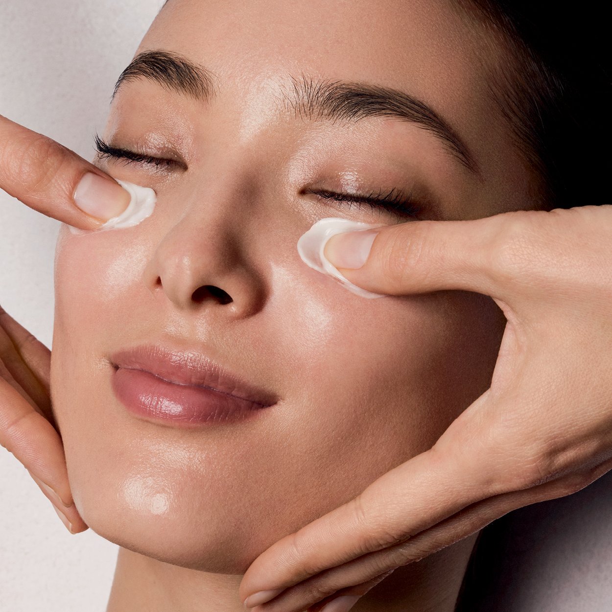 SMOOTH & LUMINOUS EYES